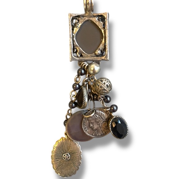 Laila Rowe Cameo Dangling Charm Pendant Jewelry - Picture 2 of 2